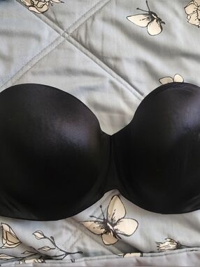 NWT Strapless Black Molded Cup Bra - Sleek Support 36DD